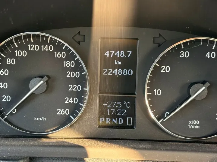 Mercedes-Benz C 220