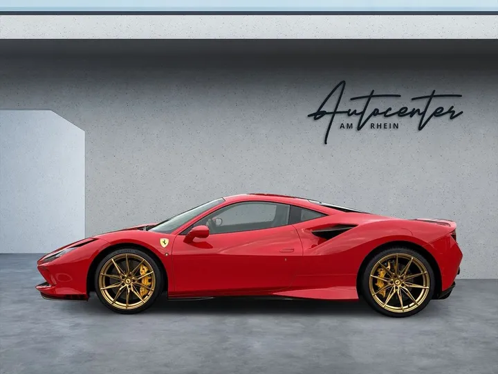 Ferrari F8