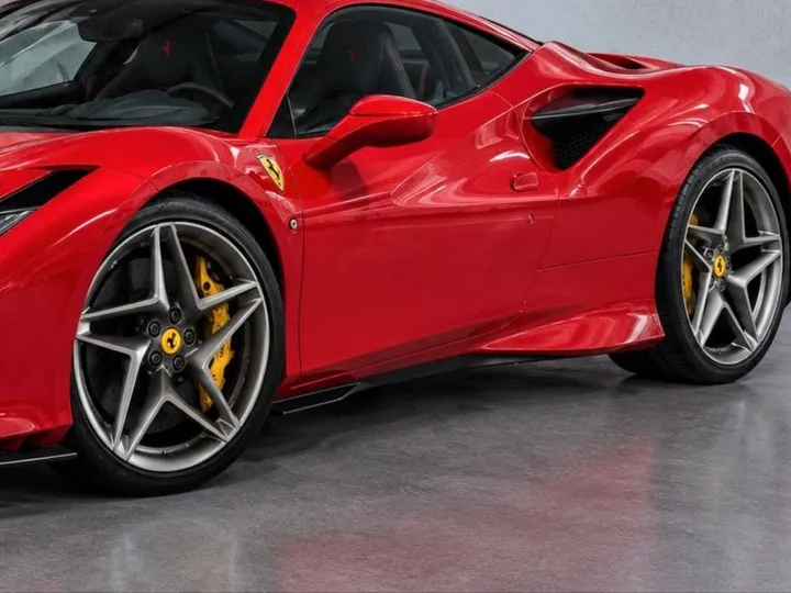 Ferrari F8