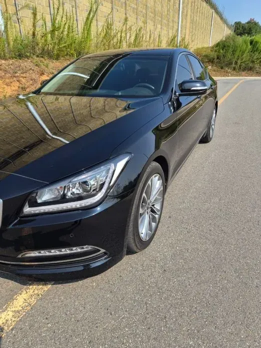 Hyundai Genesis