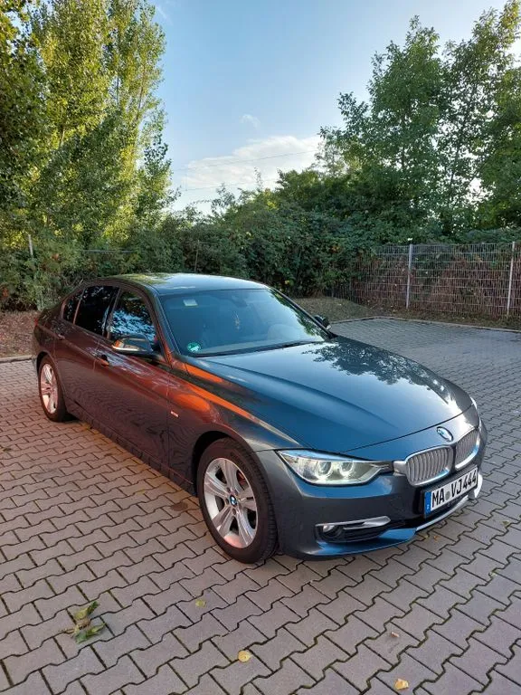 BMW 320