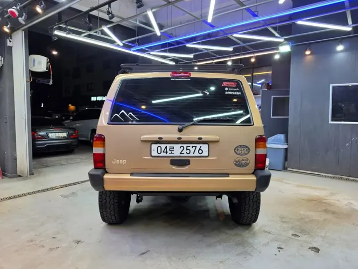 Jeep Cherokee