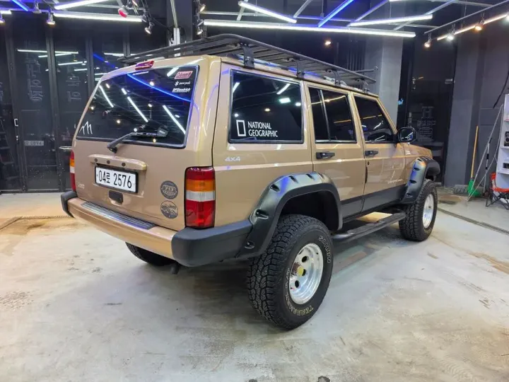 Jeep Cherokee
