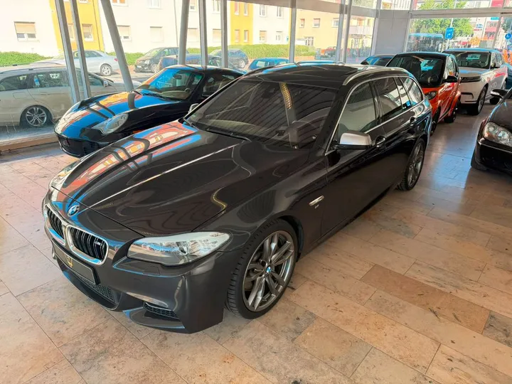 BMW M550