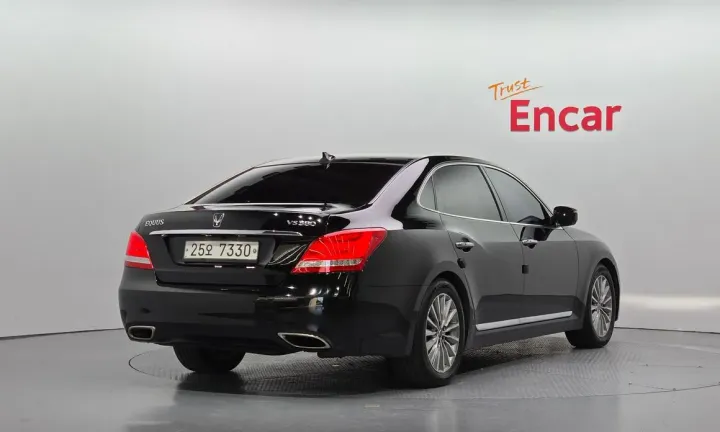 Hyundai Equus