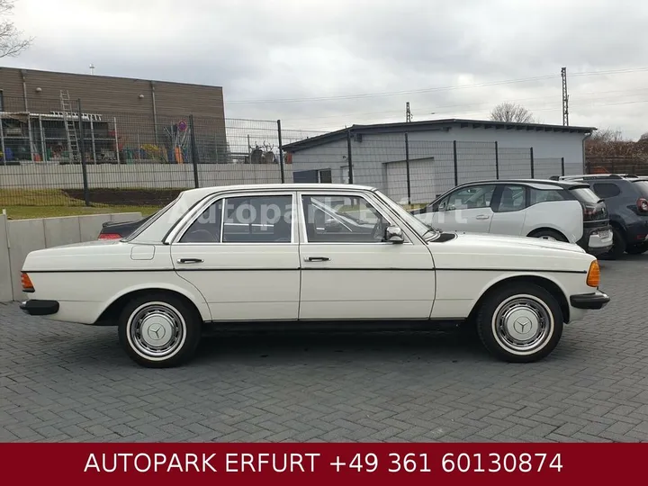 Mercedes-Benz 200