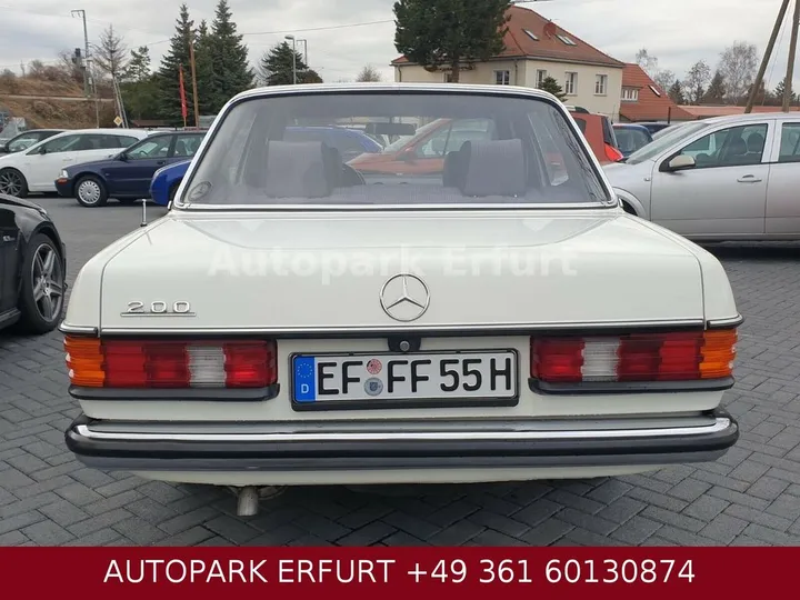Mercedes-Benz 200