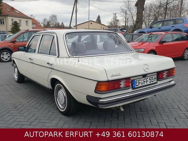 Mercedes-Benz 200