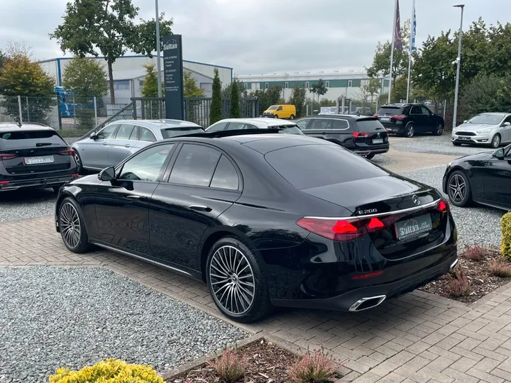 Mercedes-Benz E 200