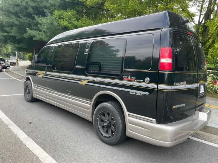 Chevrolet Express Van