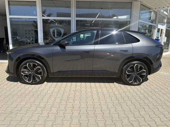 Mazda CX-6e