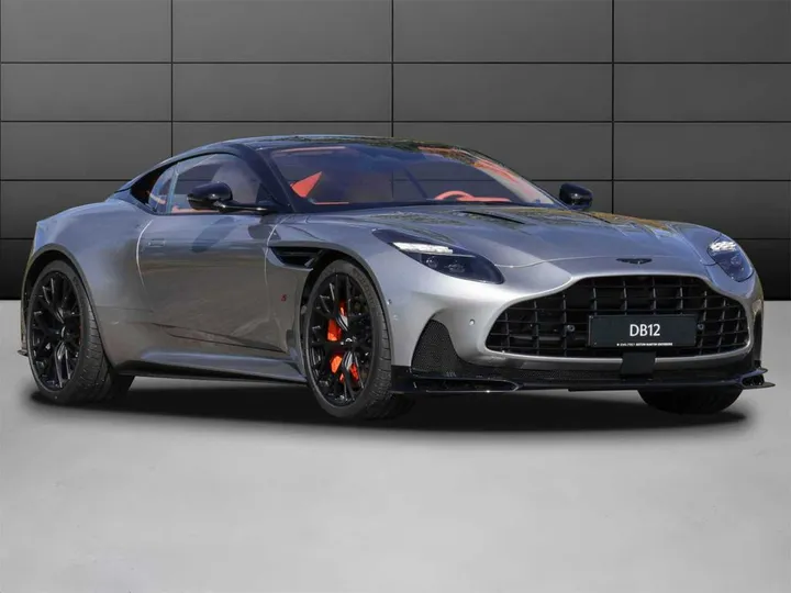 Aston Martin DB12