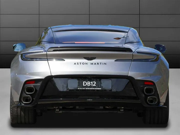Aston Martin DB12