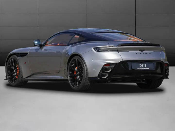 Aston Martin DB12