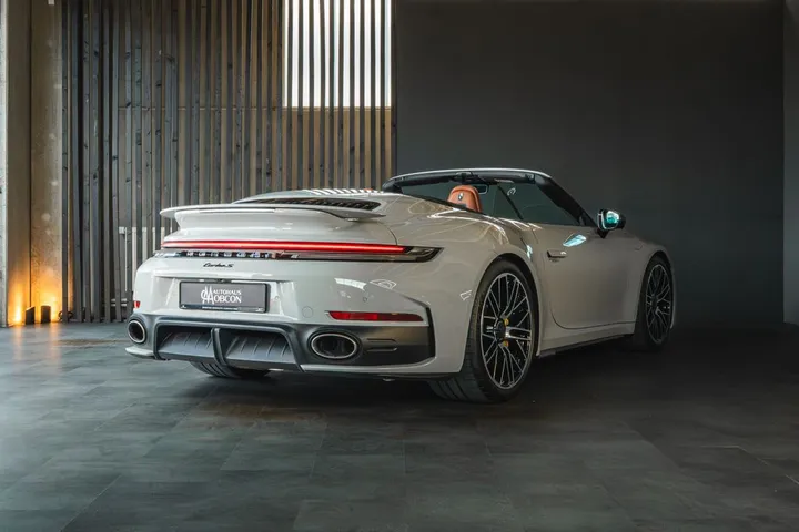 Porsche 992