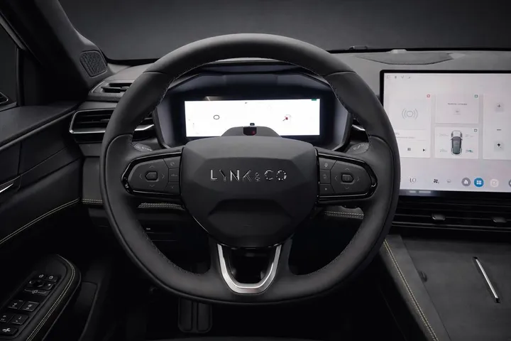 Lynk&Co 01