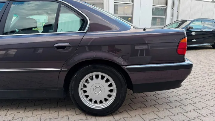 BMW 730