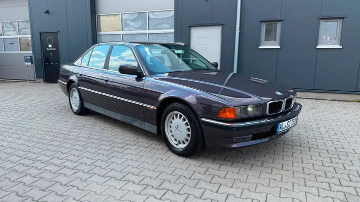 BMW 730