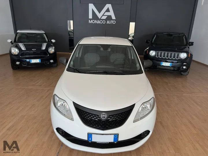 Lancia Ypsilon