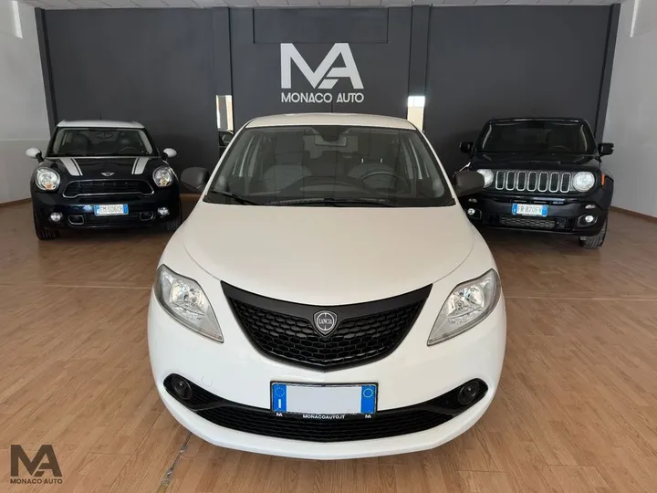 Lancia Ypsilon