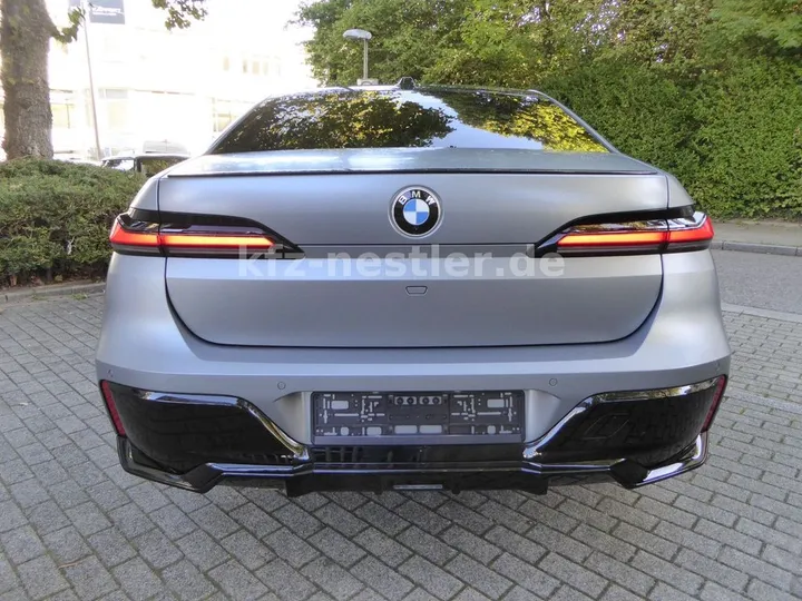 BMW 740