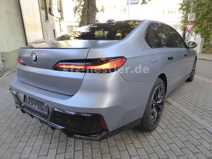 BMW 740