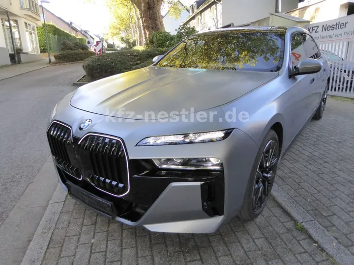 BMW 740