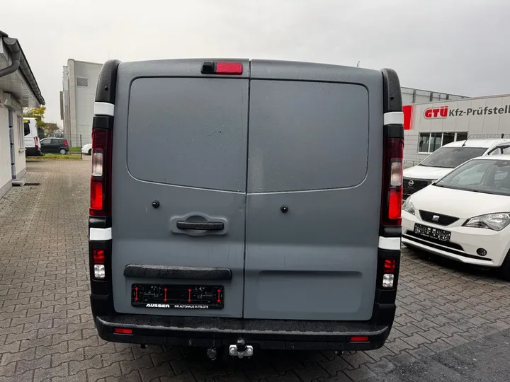 Nissan NV300