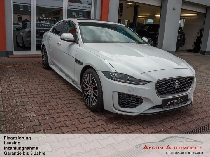 Jaguar XE