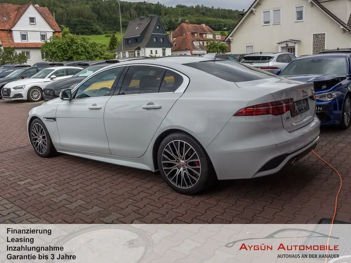Jaguar XE