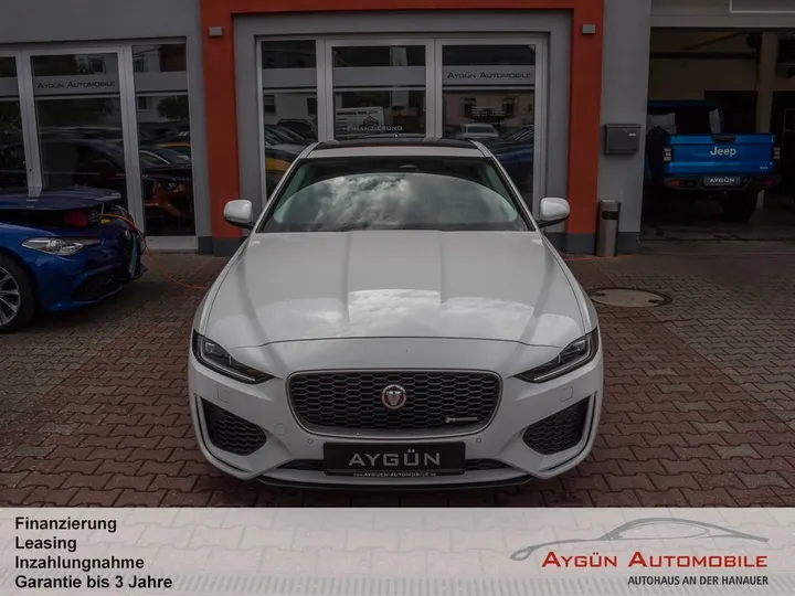 Jaguar XE