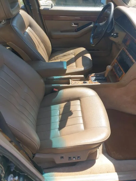 Audi V8
