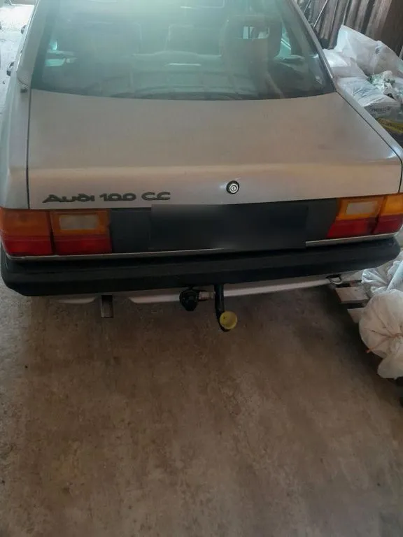 Audi 100