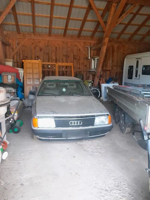 Audi 100