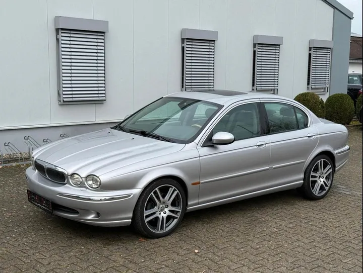 Jaguar X-Type