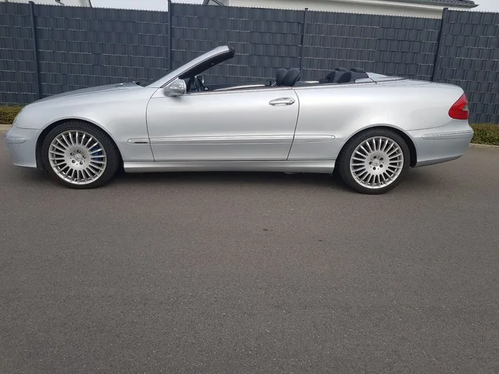 Mercedes-Benz CLK 320