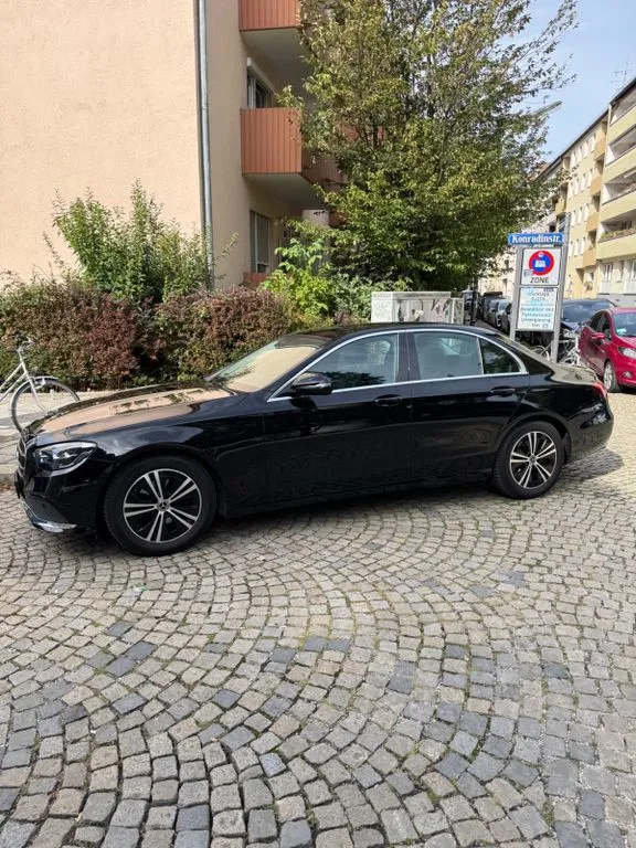 Mercedes-Benz E 220