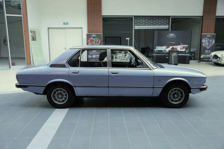 BMW 525
