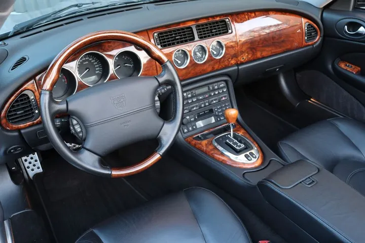 Jaguar XK8