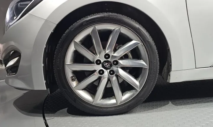 Hyundai Aslan