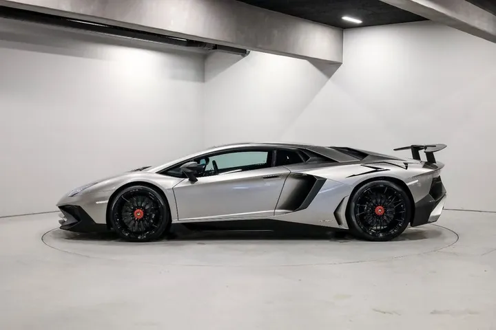 Lamborghini Aventador