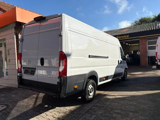 Opel Movano