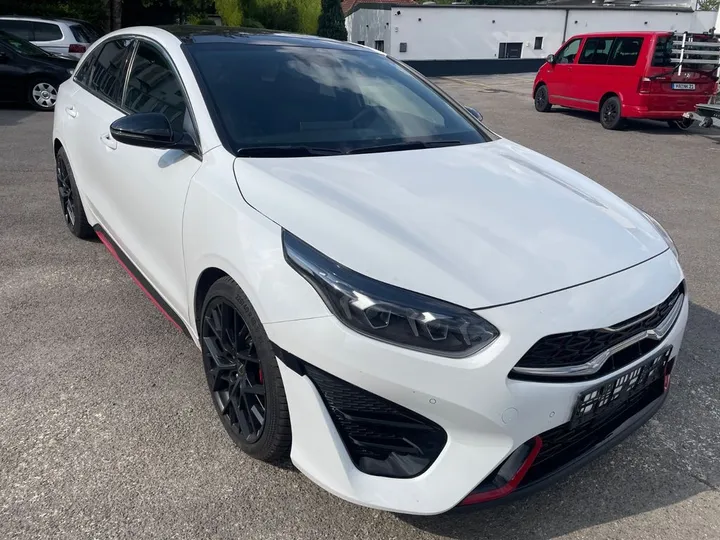 Kia pro cee'd / ProCeed