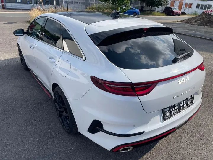 Kia pro cee'd / ProCeed