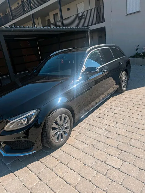 Mercedes-Benz C 220