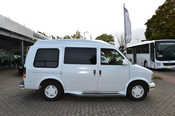 Chevrolet Astro
