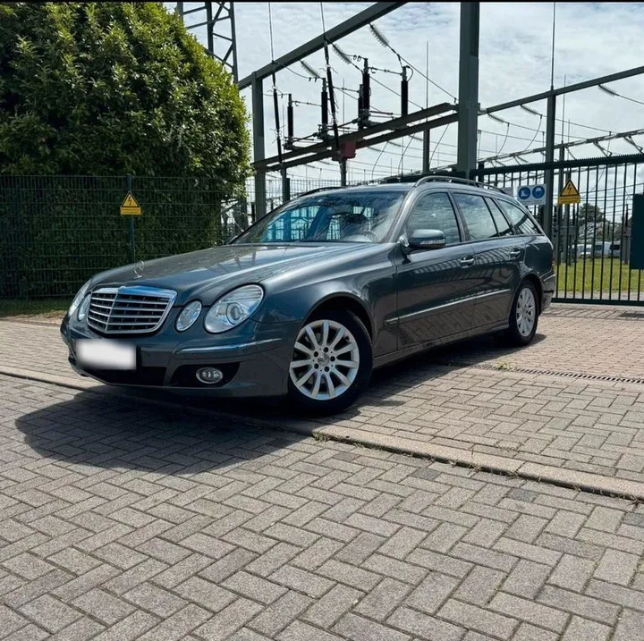 Mercedes-Benz E 220