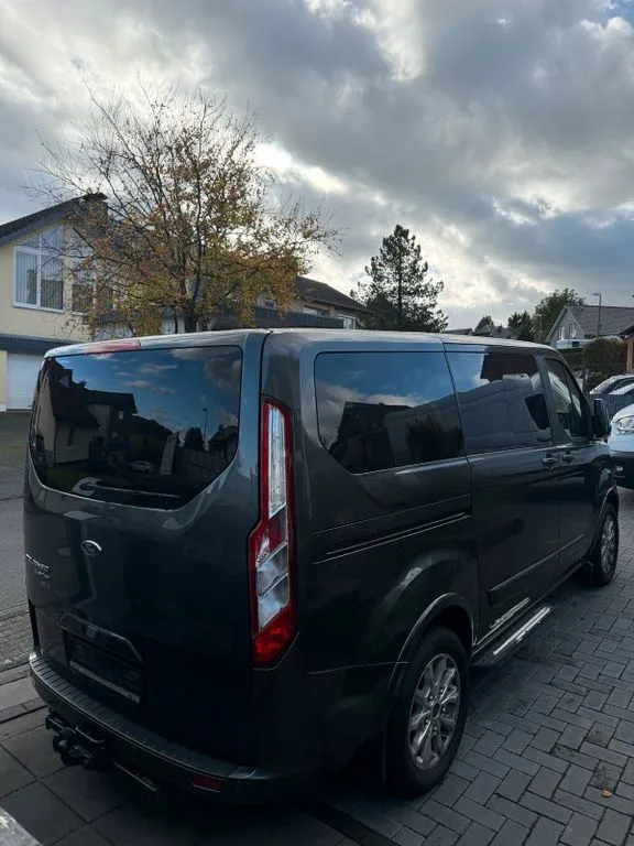 Ford Tourneo Custom