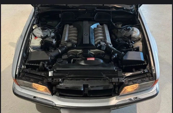 BMW 750
