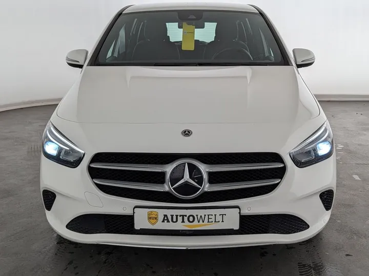 Mercedes-Benz B 220